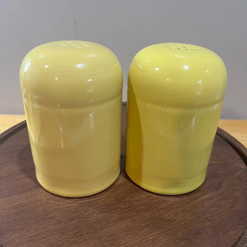 Vtg Fiesta Yellow Range Salt and Pepper Shakers Set‎ MCM Ceramic HLC USA